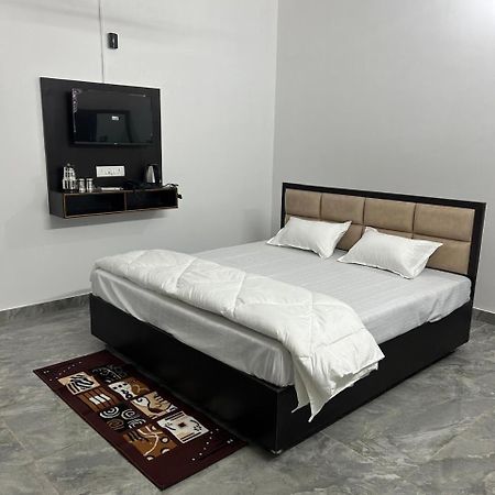 Shri Narayanam Guest House And Home Stay Ayodhya المظهر الخارجي الصورة