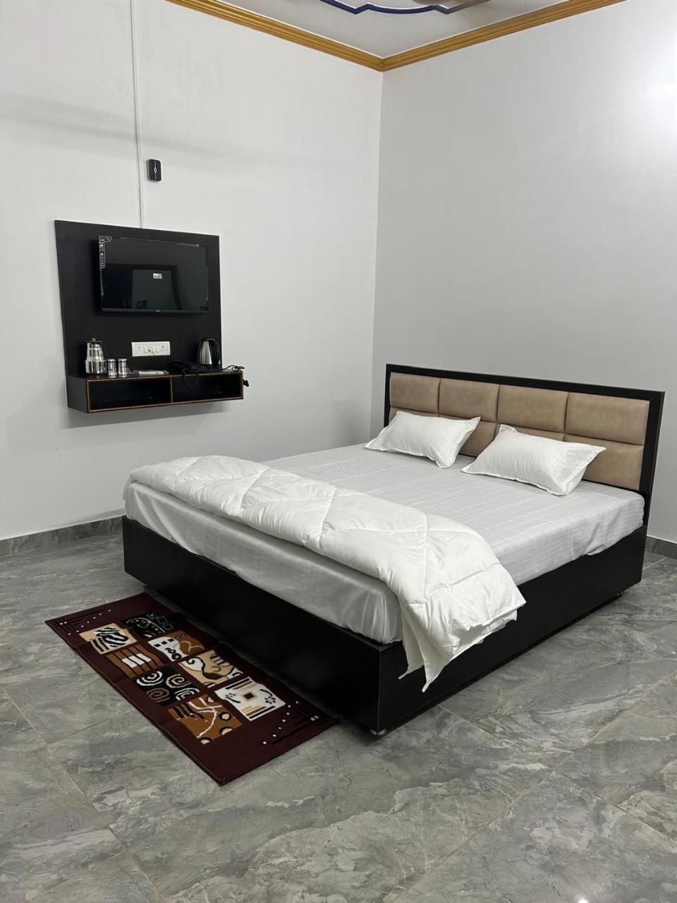 Shri Narayanam Guest House And Home Stay Ayodhya المظهر الخارجي الصورة