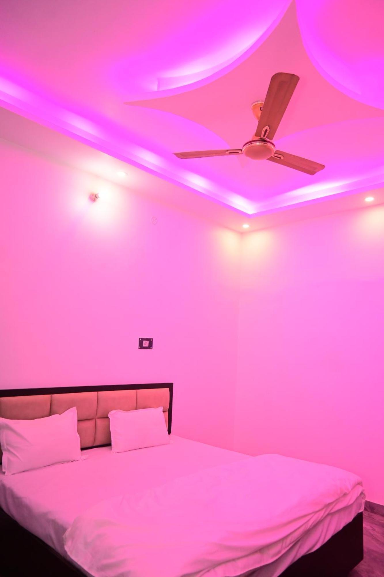 Shri Narayanam Guest House And Home Stay Ayodhya المظهر الخارجي الصورة