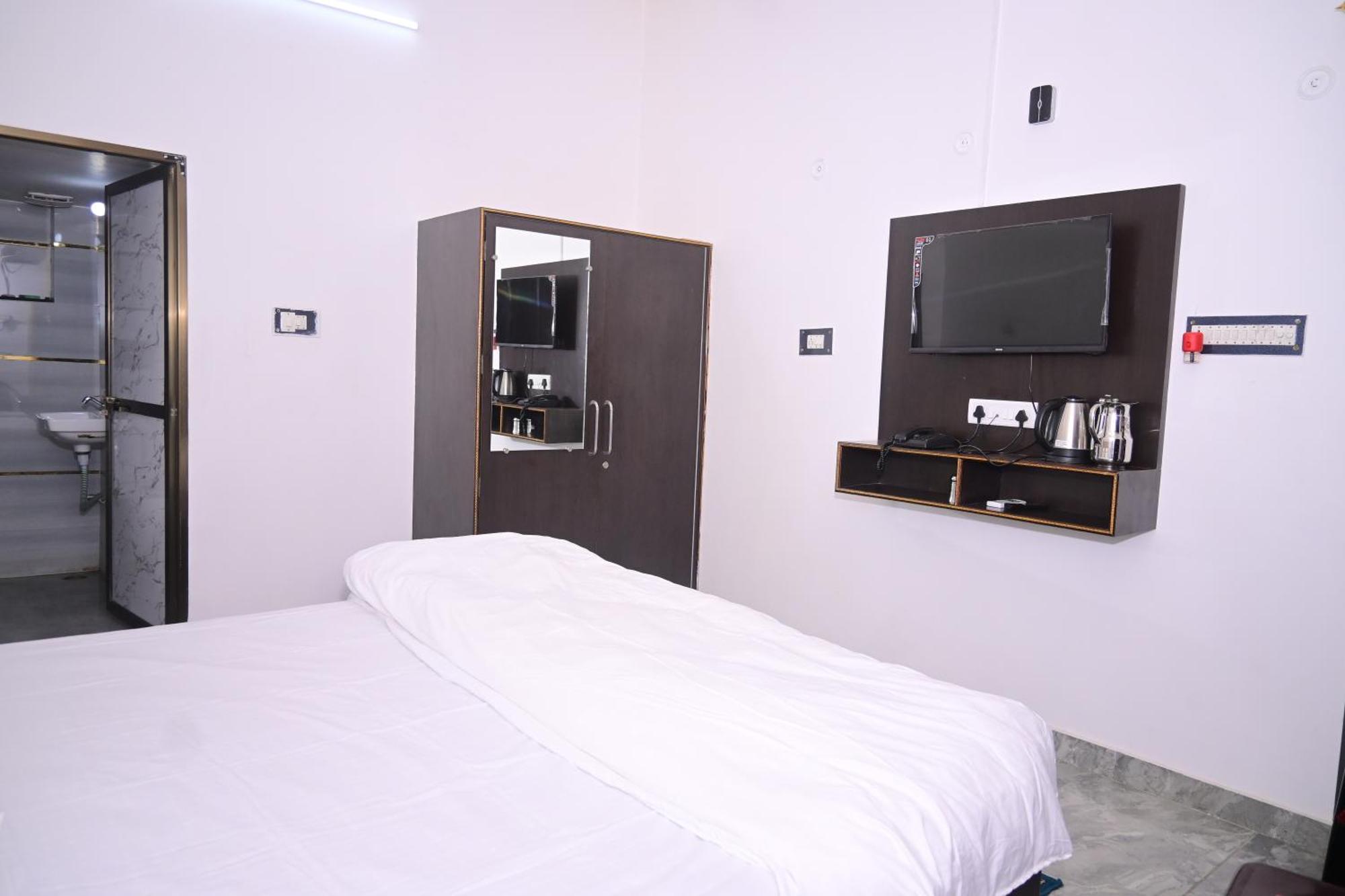 Shri Narayanam Guest House And Home Stay Ayodhya المظهر الخارجي الصورة