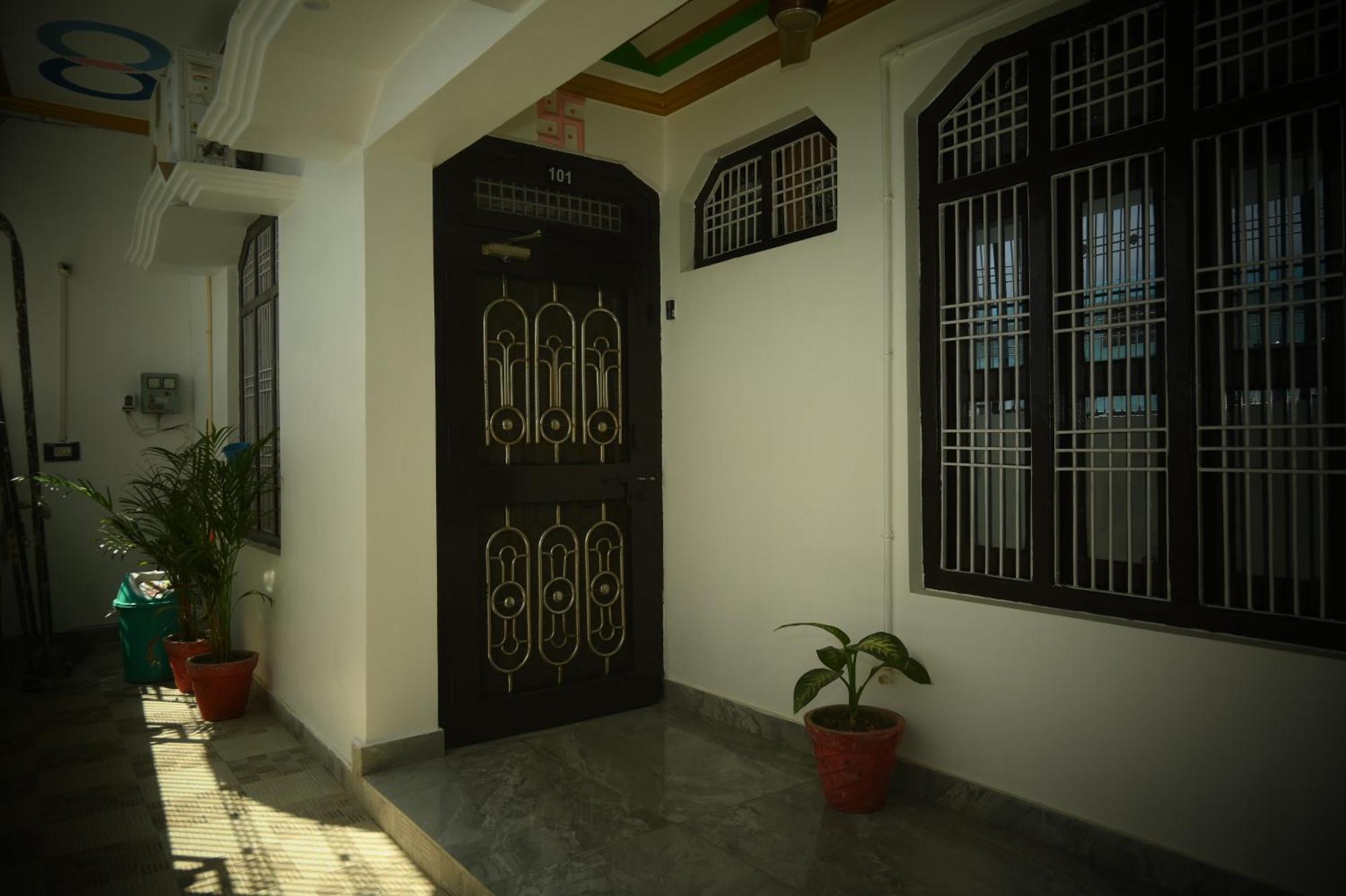 Shri Narayanam Guest House And Home Stay Ayodhya المظهر الخارجي الصورة